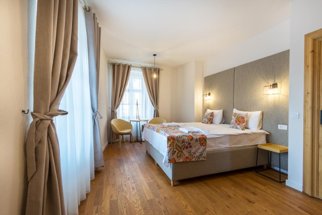 Rossmarkt Haus Hotel Brasov Ngoại thất bức ảnh